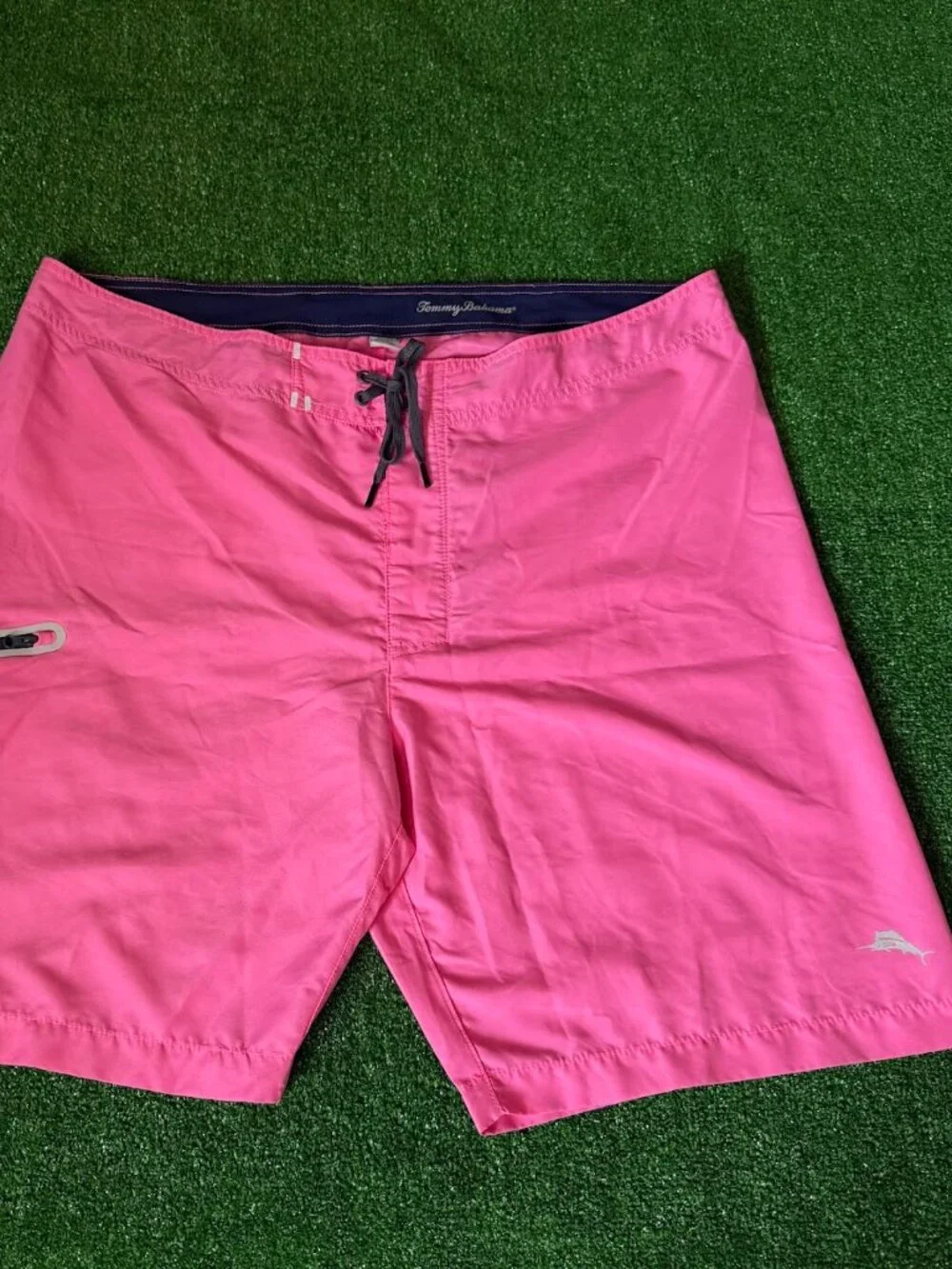 Tommy Bahama Water Reactive Pineapple Board Shorts Swim Trunks Men's Size 40 UPF
